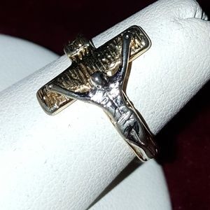 SZ 7 18 KT GOLD HGE AND 925 JESUS CRUCIFIX RING